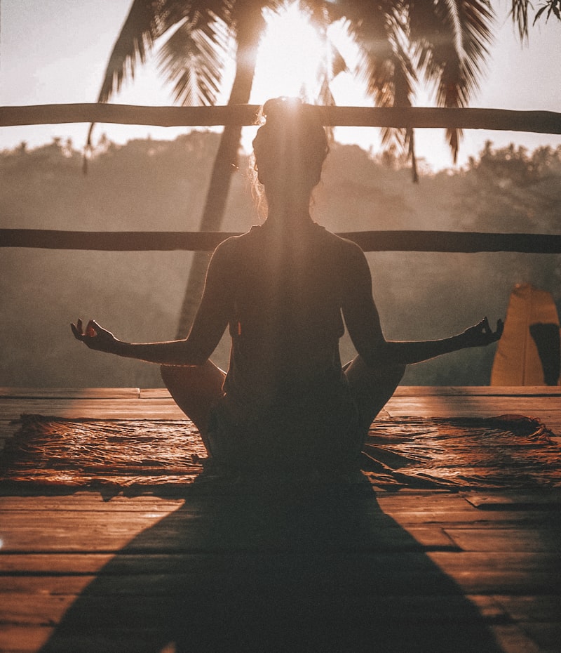 Méditation en position du lotus — photo d'illustration