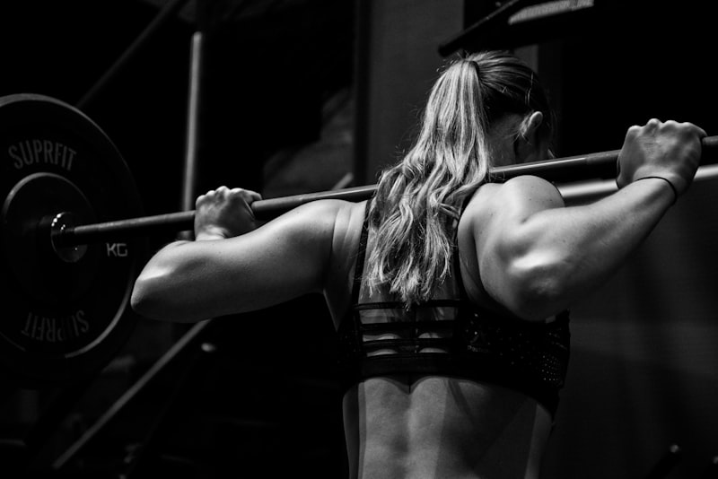 Squat avec barre — photo d'illustration